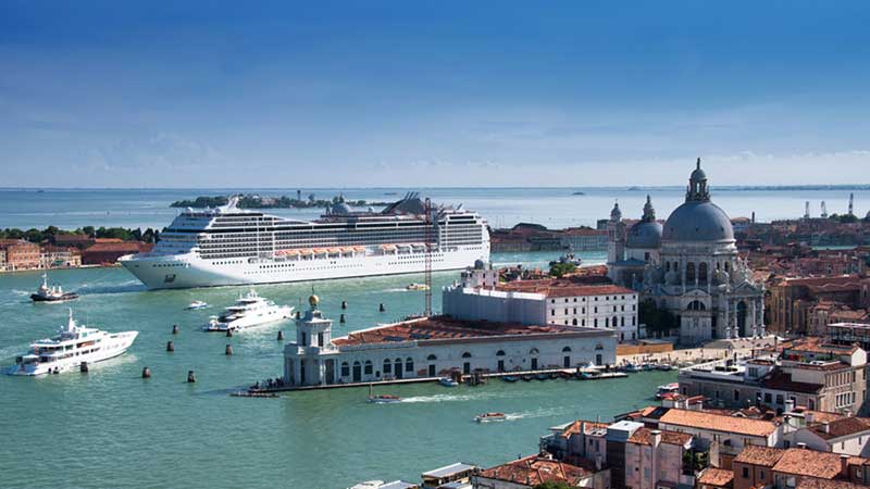 Kreuzfahrtschiffen-venedig