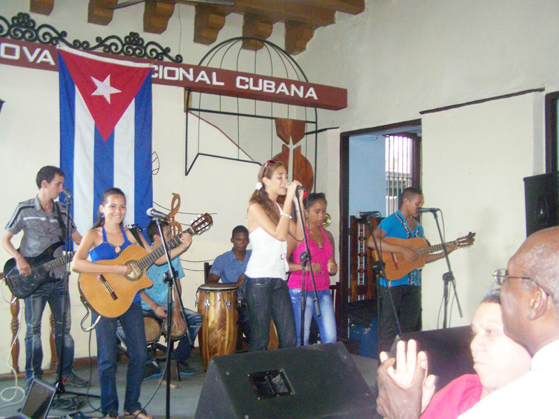Santiago de Cuba: Junge Musiker erinnern Polo Montañez 12 Jahre nach seinem Tod