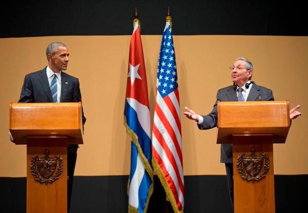 Obama und Castro sprechen vor der Presse in Kuba