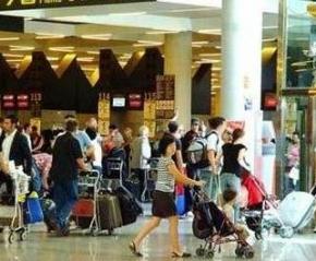 Gute Konjunktur hält deutsche Reisewelle auf Touren