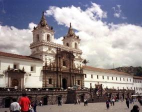 Quito gehört zu den meistbesuchten Reisezielen des Landes 12 Prozent Wachstum im Tourismus Ecuadors 2012: mehr als eine Million Touristen besuchten das Land