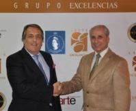 José Carlos de Santiago, Präsident der Gruppe Excelencias, und Nicolás Muela, Direktor der spanischen Stiftung Doña María de las Mercedes Gruppe Excelencias und die Stiftung Doña María de las Mercedes unterzeichnen Zusammenarbeitsabkommen