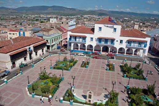 Es fehlen nur 100 Tage für das fünfhundertsten Jahr von der Santiago de Cuba Stadt