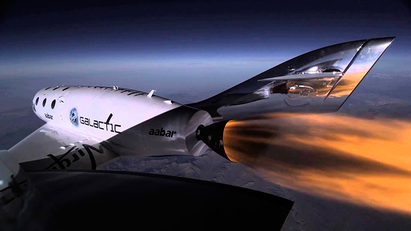 Virgin Galactic führt seinen ersten motorgetriebenen Testflug durch